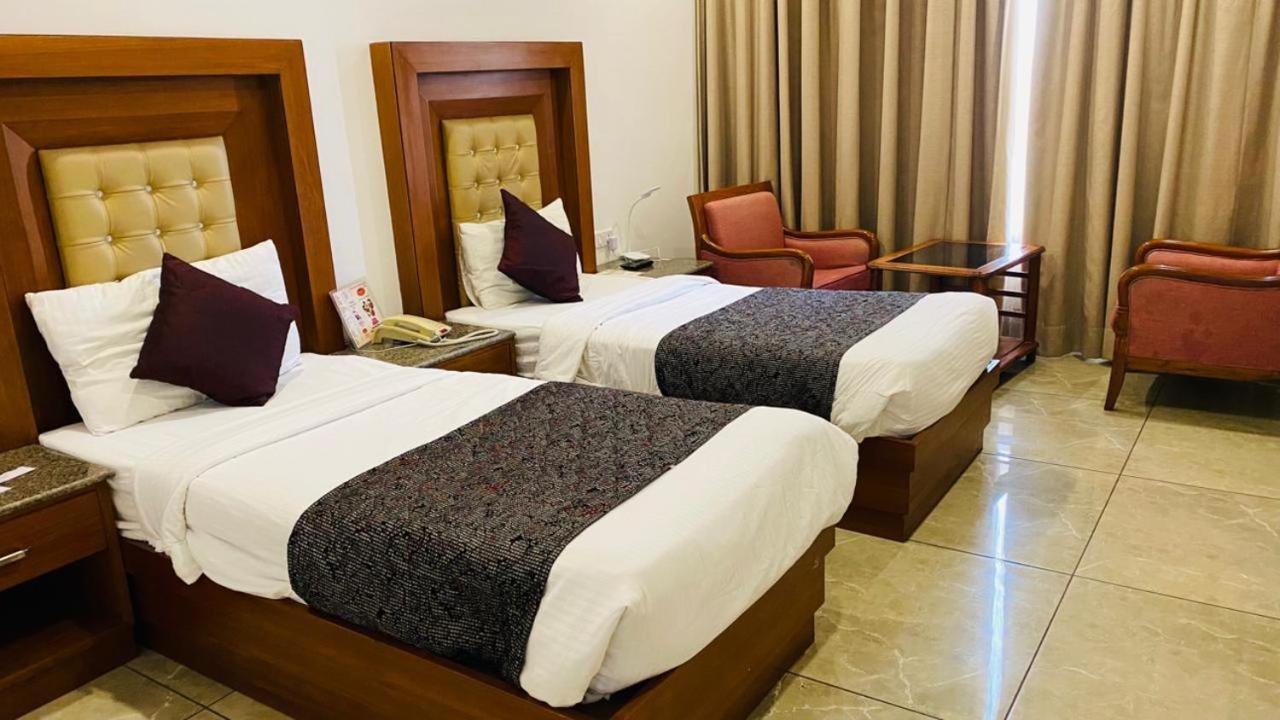 Nawāshahr Grand Hotel Nawanshahr מראה חיצוני תמונה