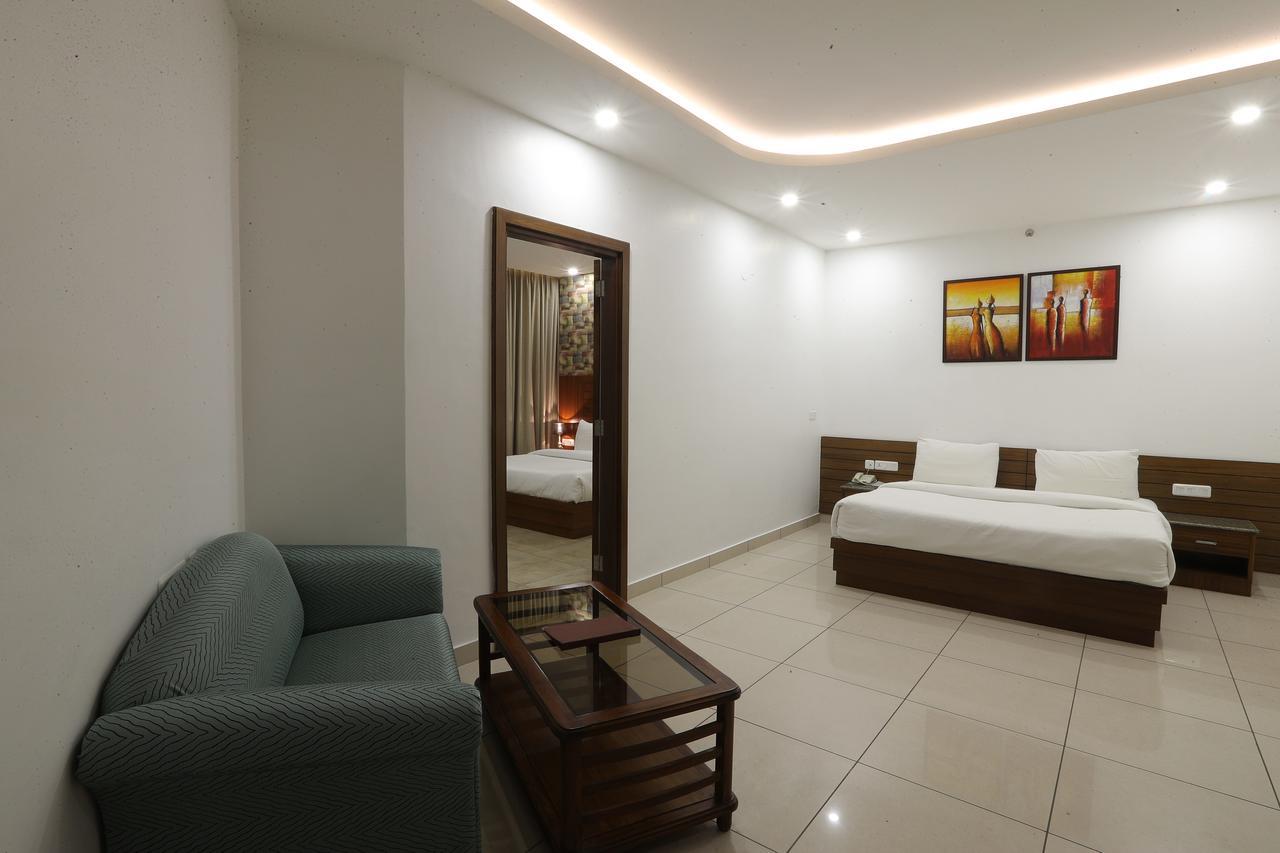 Nawāshahr Grand Hotel Nawanshahr מראה חיצוני תמונה