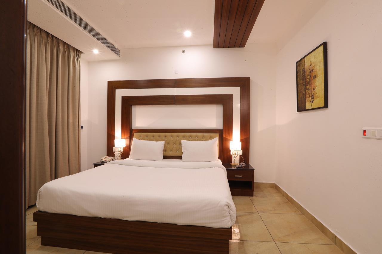 Nawāshahr Grand Hotel Nawanshahr מראה חיצוני תמונה