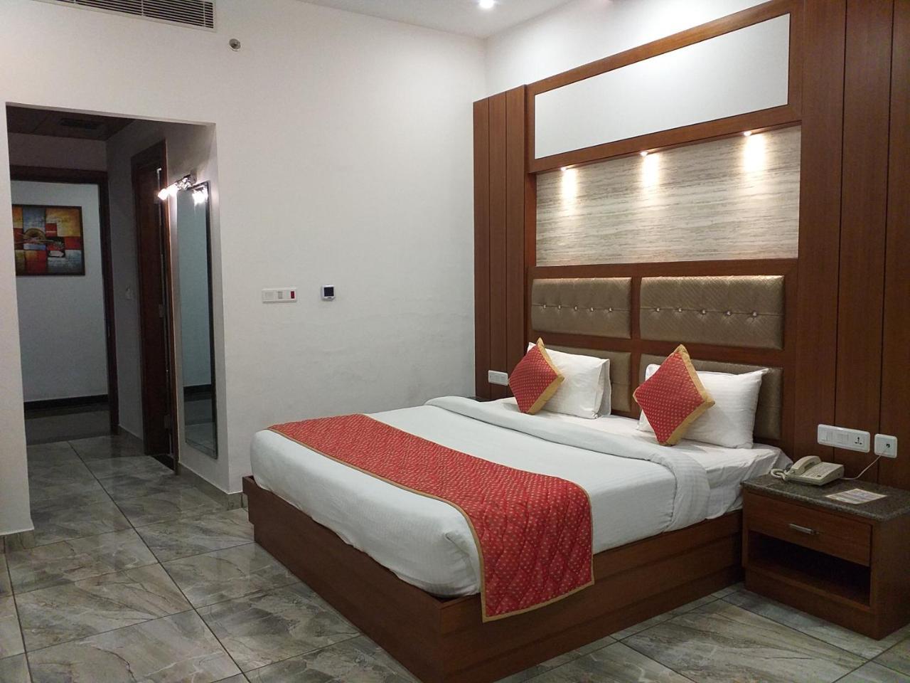 Nawāshahr Grand Hotel Nawanshahr מראה חיצוני תמונה