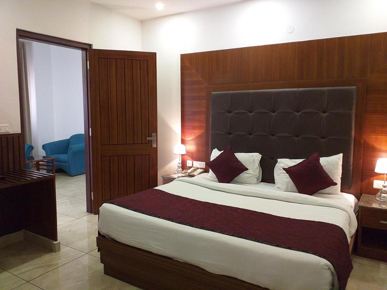 Nawāshahr Grand Hotel Nawanshahr מראה חיצוני תמונה