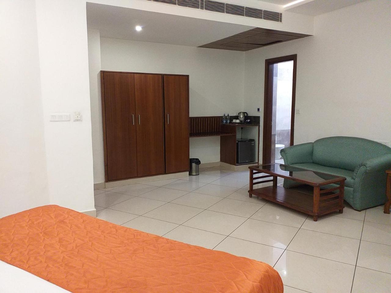 Nawāshahr Grand Hotel Nawanshahr מראה חיצוני תמונה